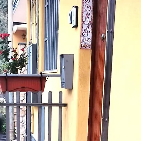 Myrema House - Near Fontanarossa Airport Vakantiehuis